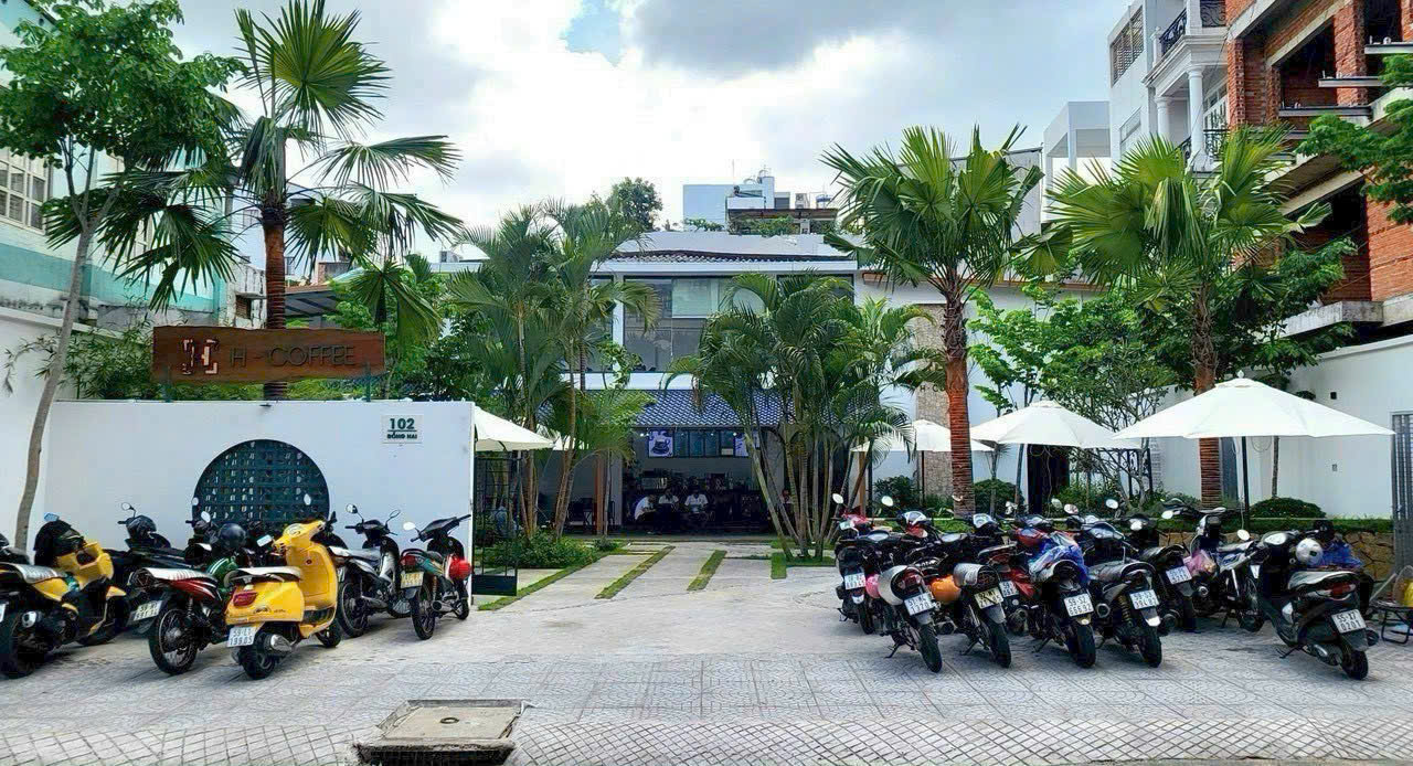 Bán nhà mặt tiền đường Đồng Nai diện tích: 17x26m (nở hậu 27m) trệt lầu sân vườn