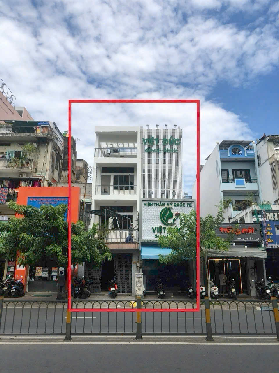 Bán nhà mặt tiền đường Lý Thái Tổ diện tích: 8,5x30m trệt 4 lầu sân thượng