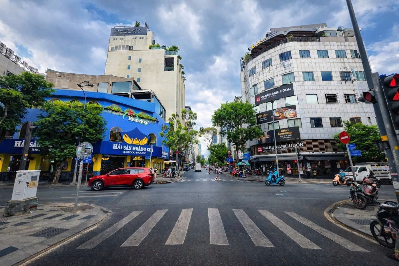 Bán nhà mặt tiền đường Lý Tự Trọng diện tích: 8x21m trệt 3 lầu sân thượng