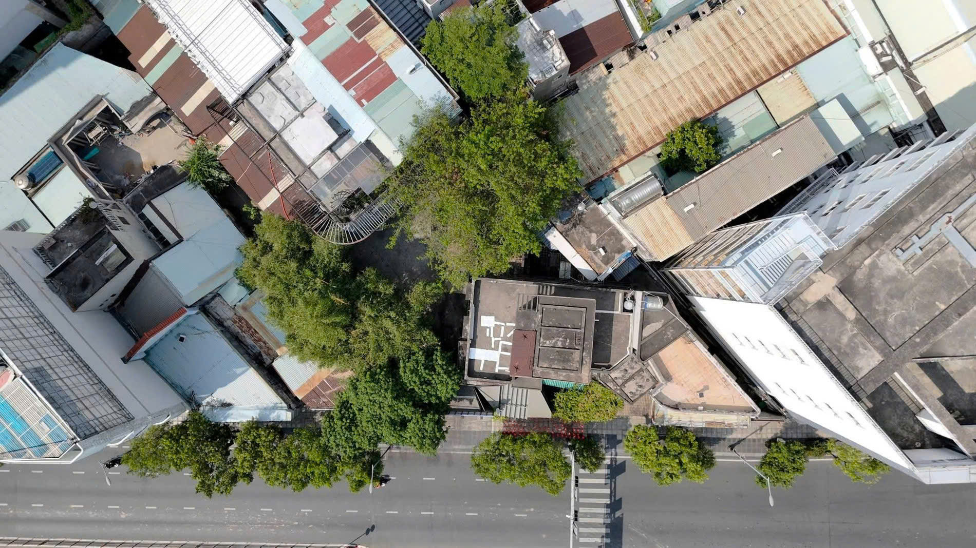 Bán nhà mặt tiền đường Nguyễn Văn Trỗi diện tích: 28x45m trệt