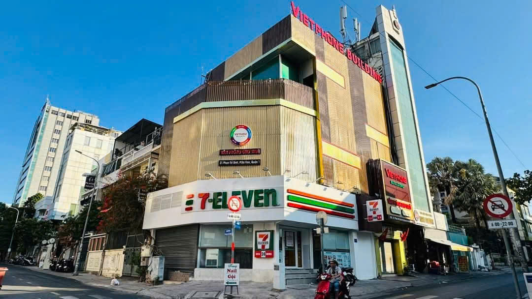 Bán nhà mặt tiền đường Phan Kế Bính diện tích: 8,9x18,6m 3 tầng