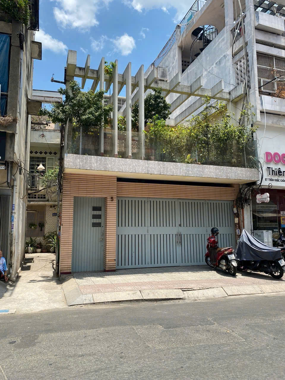 Bán nhà mặt tiền đường Trần Khắc Chân diện tích: 6,4x23m (nở hậu 8,4m) trệt 2 lầu