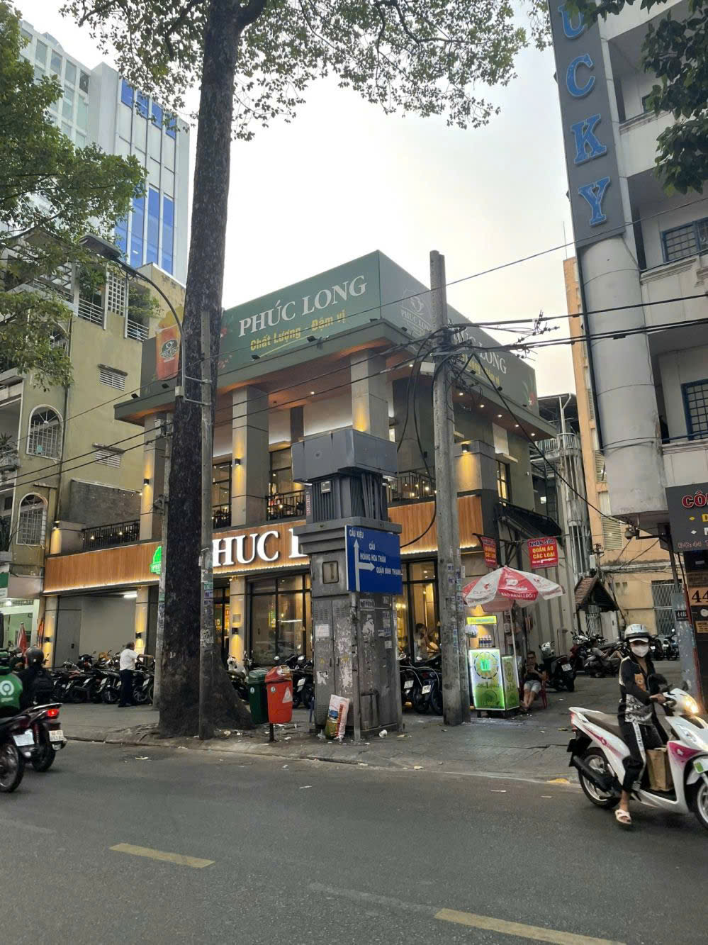 Bán nhà mặt tiền đường Trần Quang Khải, diện tích: 17x17m trệt 2 lầu