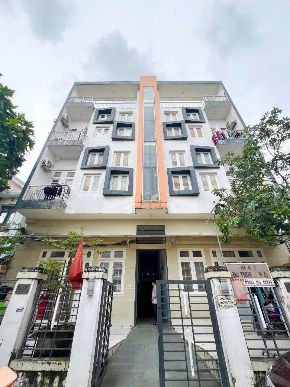 Bán tòa nhà CHDV đường Quốc Lộ 13 diện tích: 14x28m 5 tầng