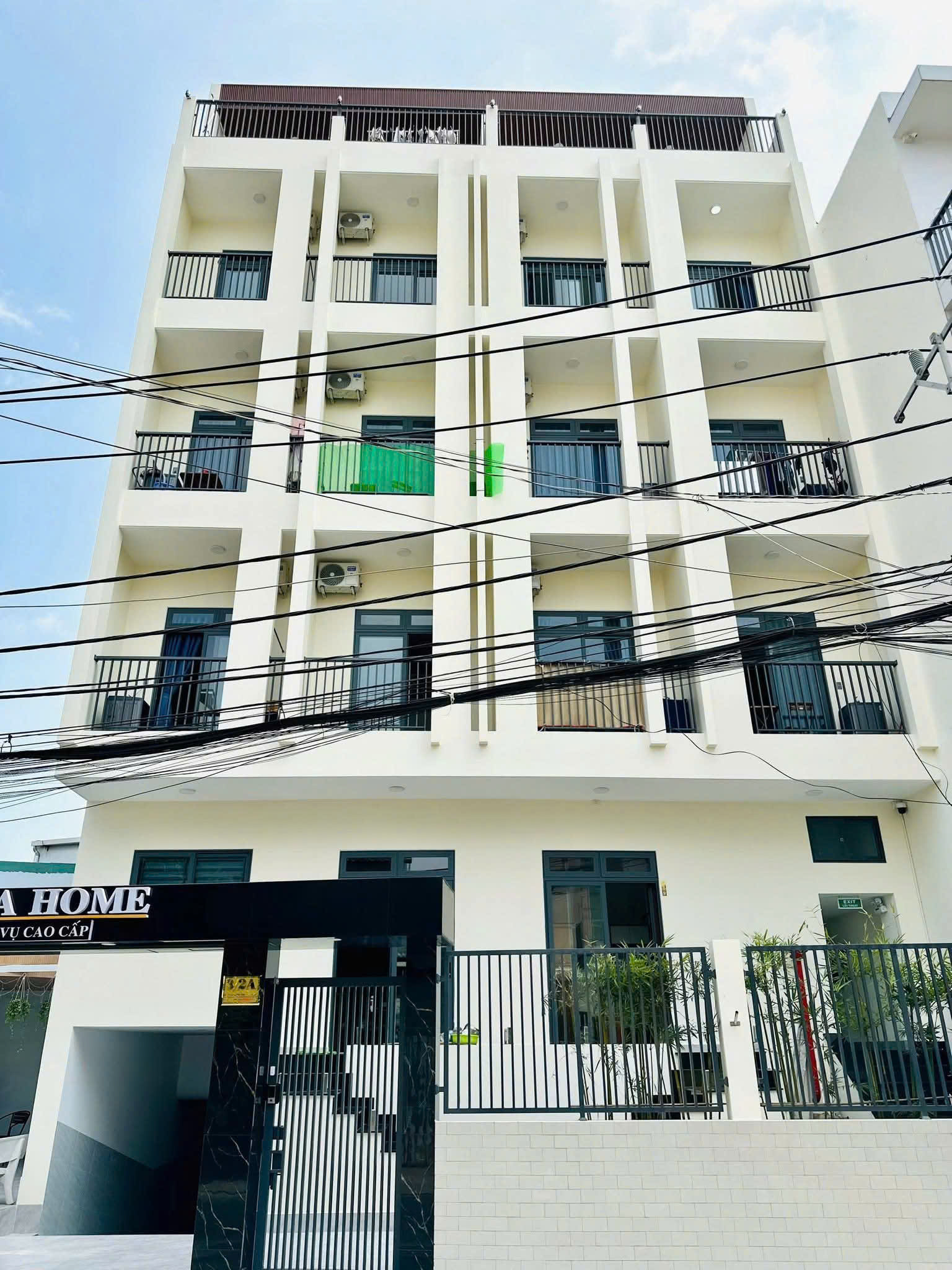 Bán tòa nhà CHDV đường số 182 diện tích: 15x26m hầm 5 tầng