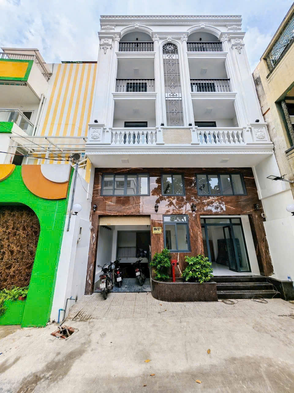 Bán tòa nhà CHDV đường Trịnh Đình Thảo diện tích: 8x19m hầm 6 lầu