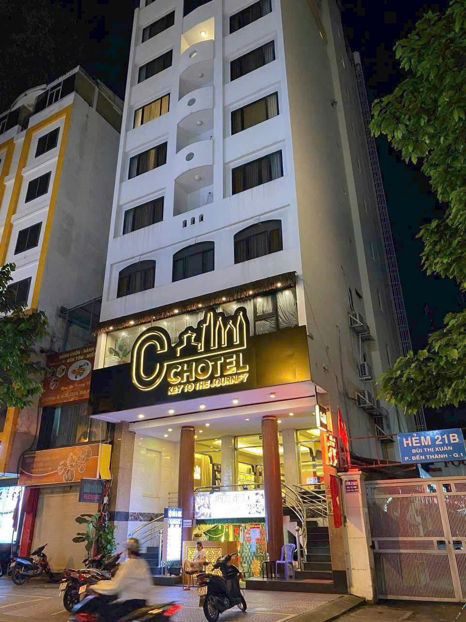 Bán tòa nhà khách sạn 2 mặt tiền đường Bùi Thị Xuân, diện tích: 8,1x17m 12 tầng sân thượng