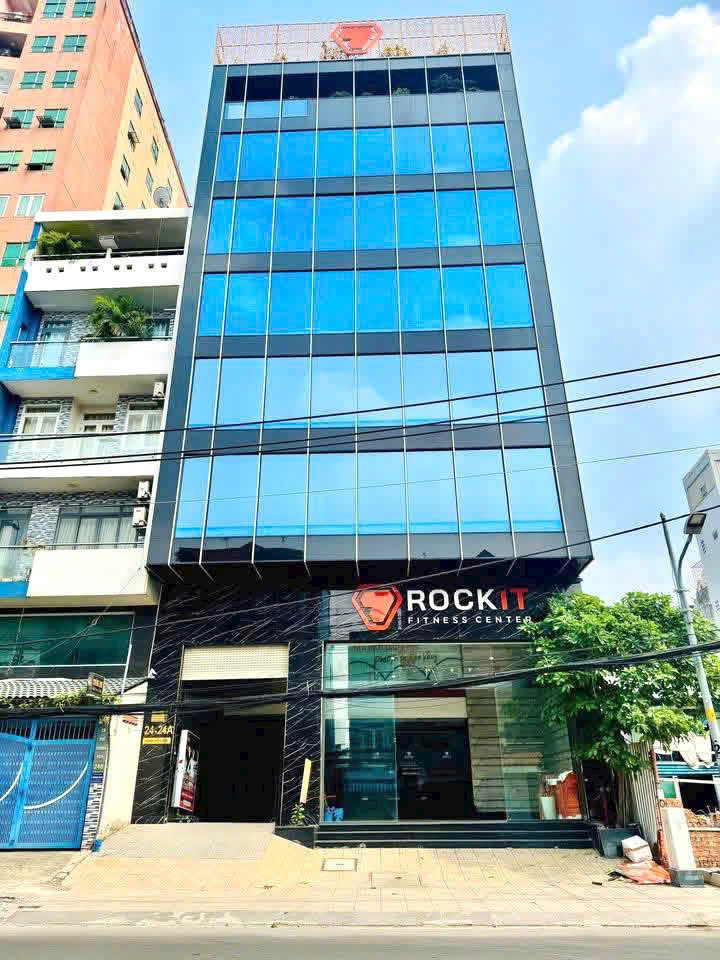 Bán tòa nhà mặt tiền đường Đinh Bộ Lĩnh diện tích: 12x22m hầm 6 tầng