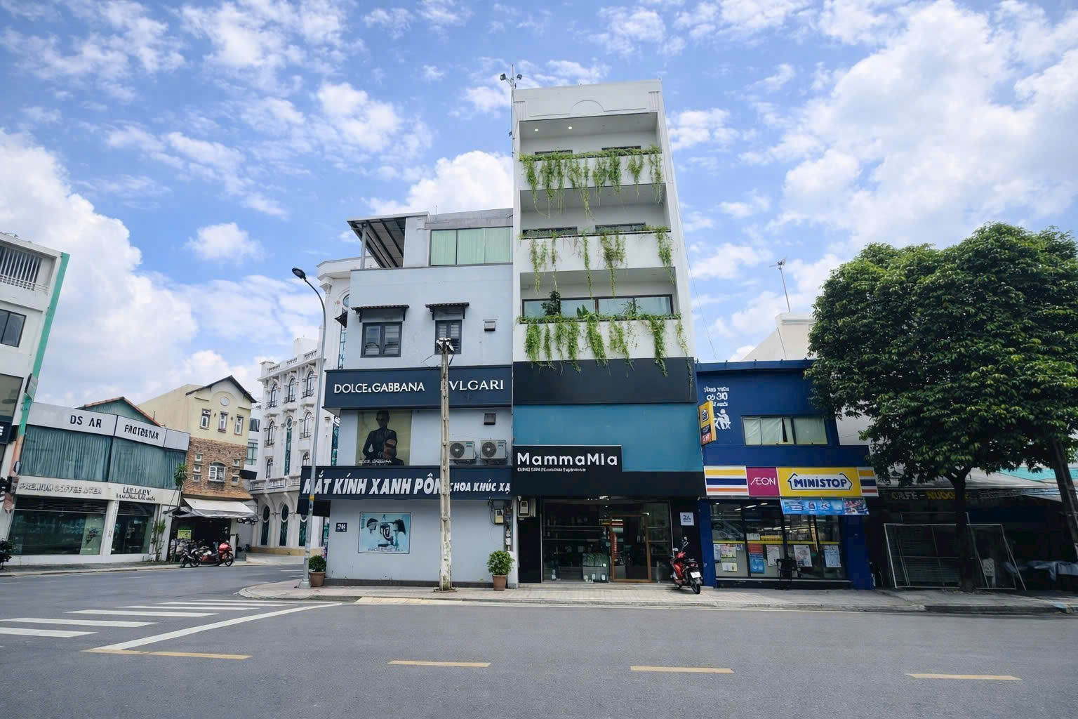 Bán tòa nhà mặt tiền đường Hoàng Việt diện tích: 7x13m 5 tầng