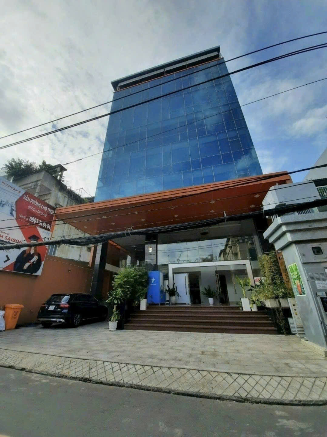 Bán tòa nhà mặt tiền đường Nguyễn Đình Chính, diện tích: 14x28m hầm 7 tầng