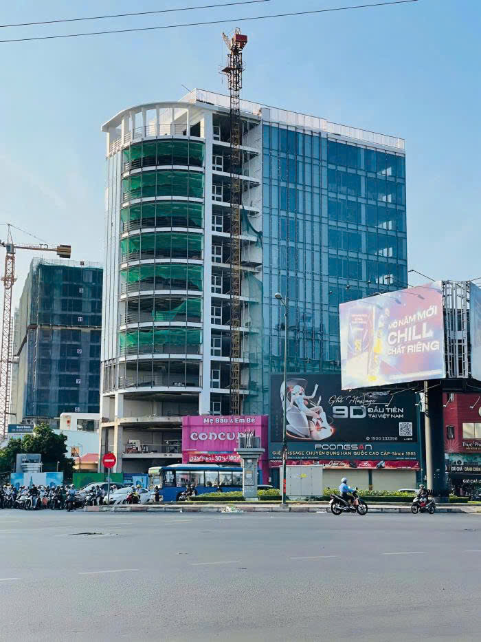 Bán tòa nhà mặt tiền đường Nguyên Hồng Quận Gò Vấp