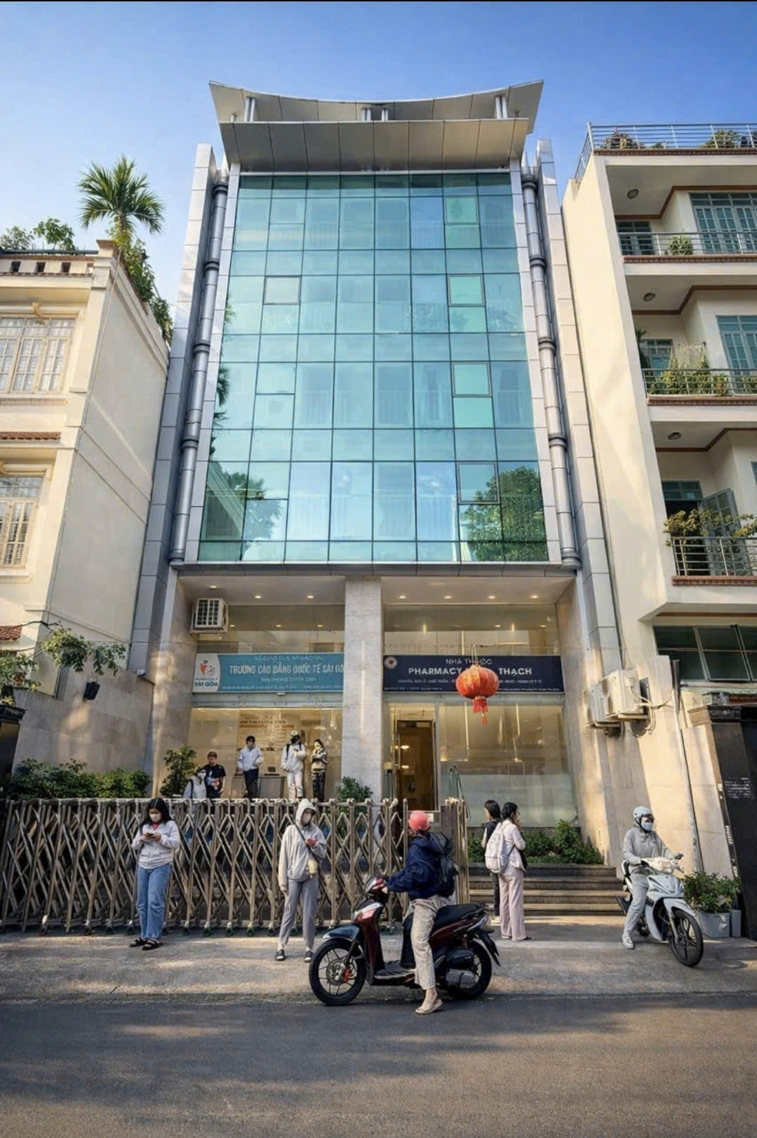 Bán tòa nhà mặt tiền đường Nguyễn Quang Bích, diện tích: 256m2 hầm 7 lầu