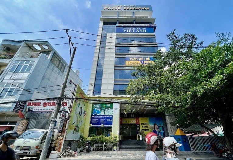 Bán tòa nhà mặt tiền đường Nguyễn Trọng Tuyển diện tích: 18x19m hầm 10 tầng
