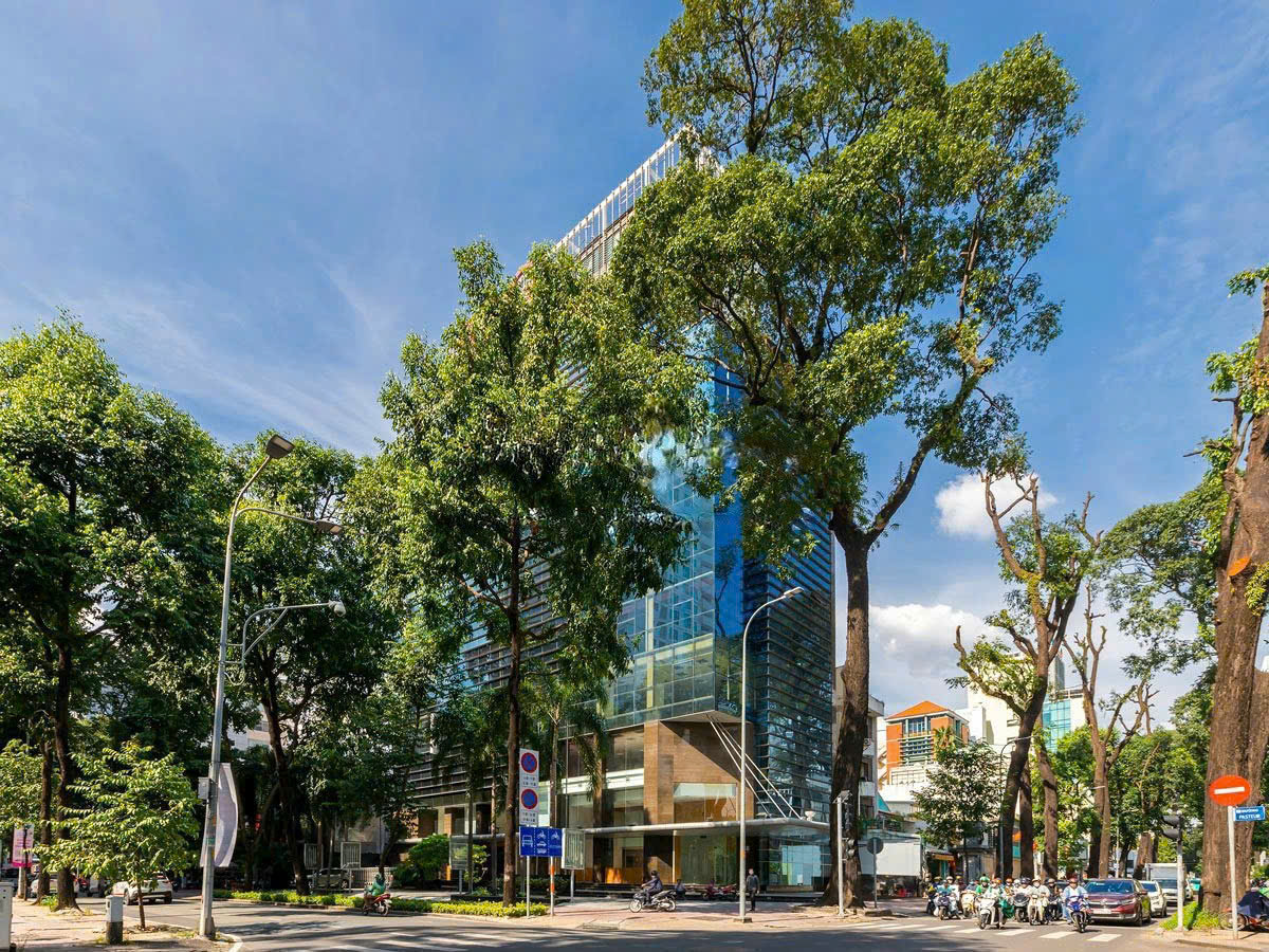 Bán tòa nhà MT 144 Nguyễn Đình Chiểu, DT: 11x41m (nở hậu chữ L 13m) hầm 6 lầu