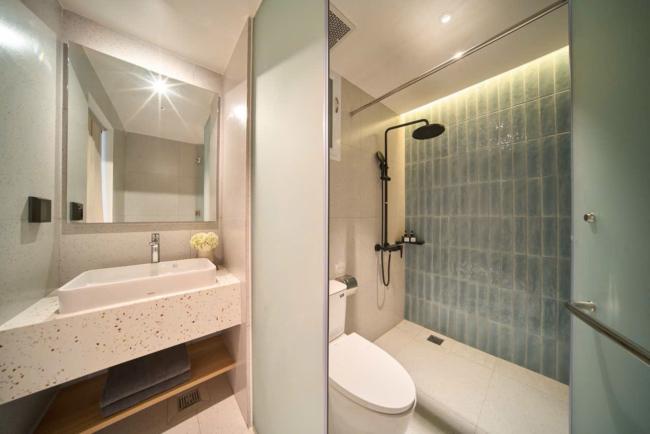 Bán tòa nhà văn phòng đường Hoàng Việt diện tích: 8,2x17,9m trệt 8 tầng