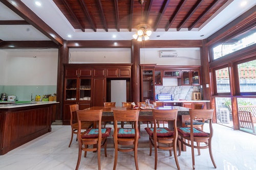 Cho thuê biệt thự siêu đẹp có nội thất hồ bơi đường Nguyễn Văn Hưởng Thảo Điền Quận 2