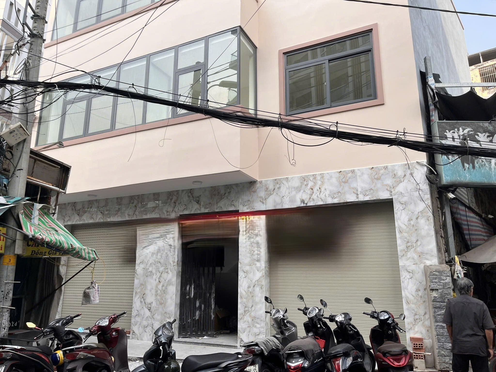 Cho thuê nhà 2 mặt tiền đường Lê Trực quận Bình Thạnh