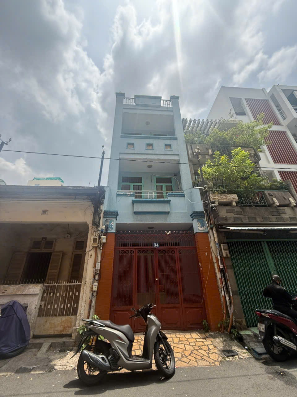 Cho thuê nhà chính chủ mặt tiền đường Đinh Công Tráng Quận 1