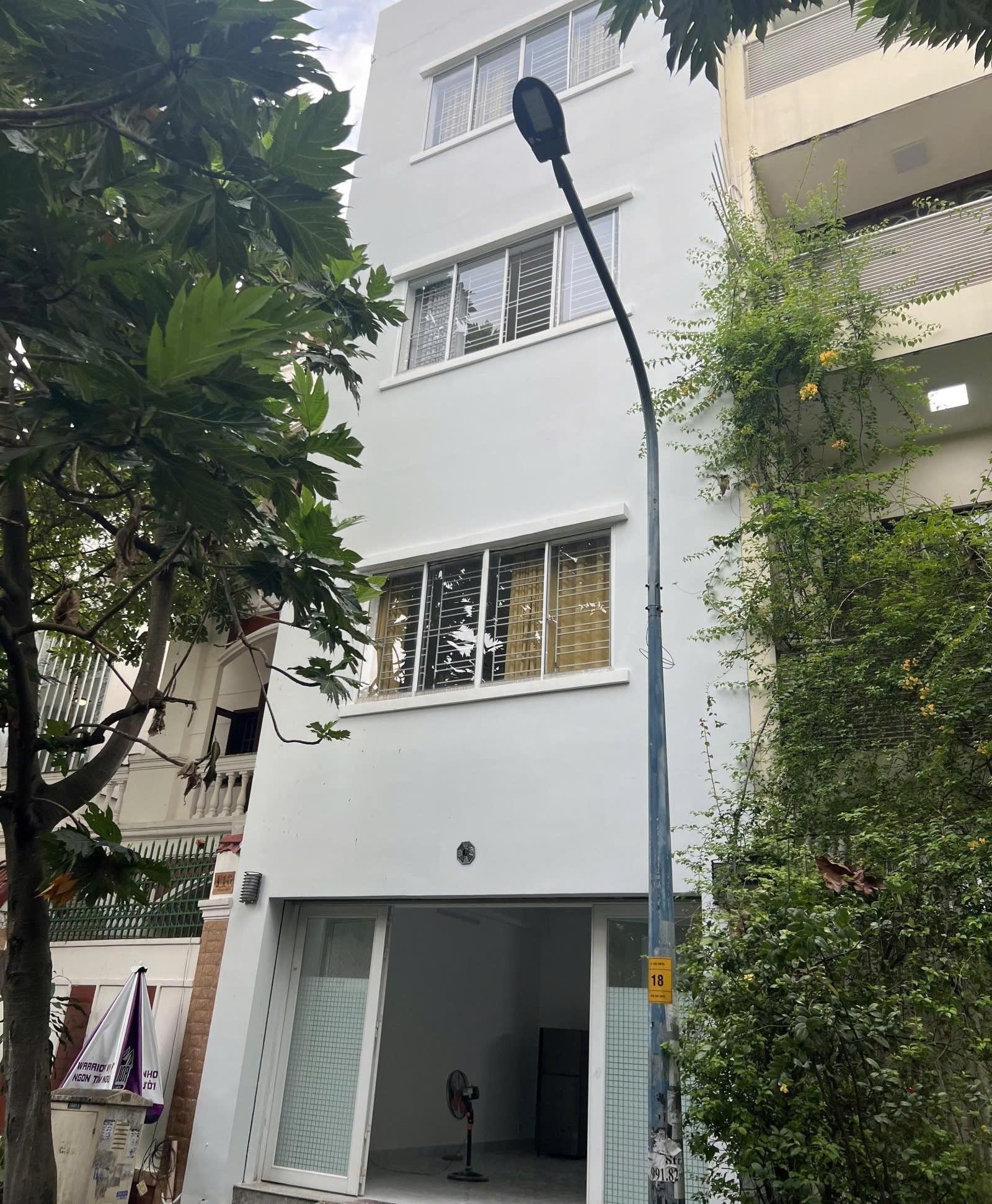 Cho thuê nhà đường Cách Mạng Tháng 8 Quận 3