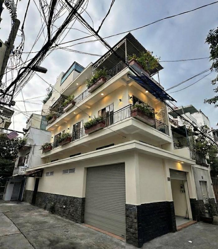 Cho thuê nhà đường Cách Mạng Tháng 8 quận Tân Bình