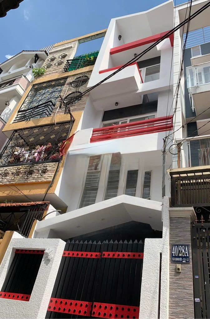 Cho thuê nhà đường Trần Quang Diệu, nhà nguyên căn hẻm Quận 3