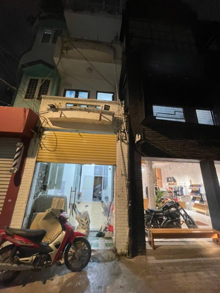 Cho thuê nhà đường Trần Quang Diệu Quận 3