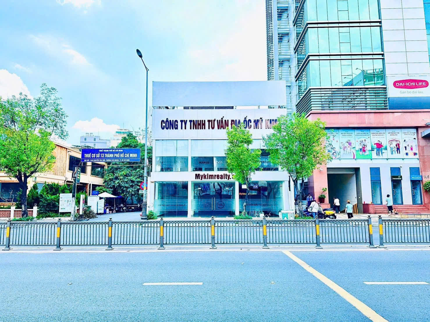 Cho thuê nhà góc 2 mặt tiền đường Nguyễn Văn Trỗi quận Phú Nhuận