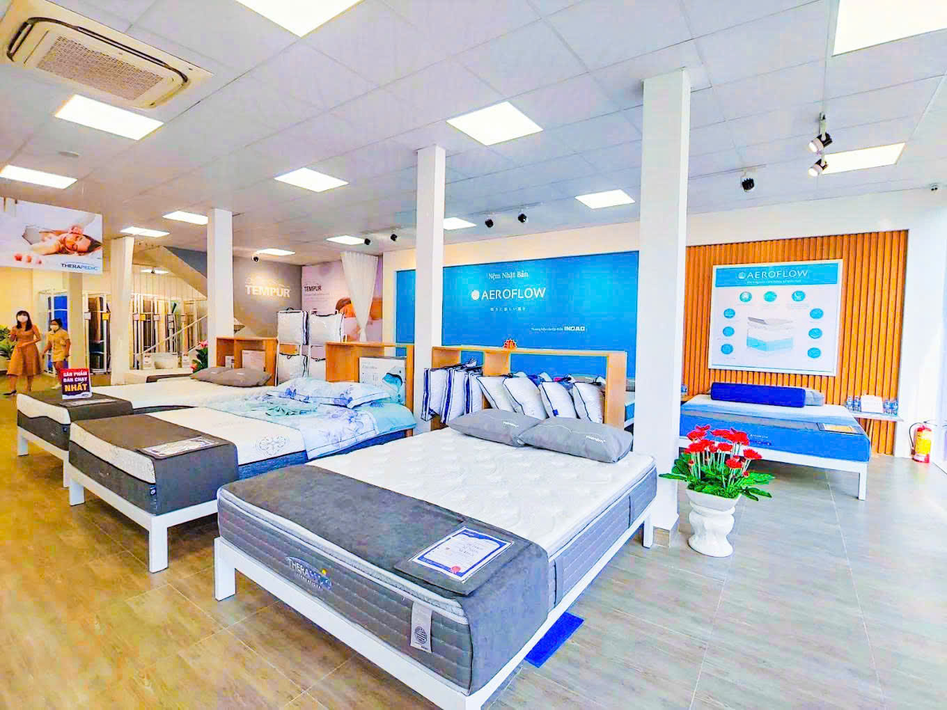 Cho thuê nhà góc 2 mặt tiền đường Nguyễn Văn Trỗi quận Phú Nhuận