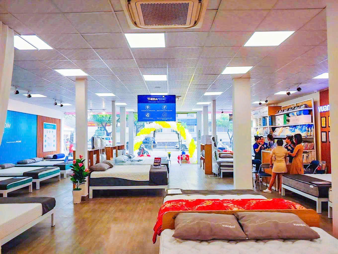 Cho thuê nhà góc 2 mặt tiền đường Nguyễn Văn Trỗi quận Phú Nhuận