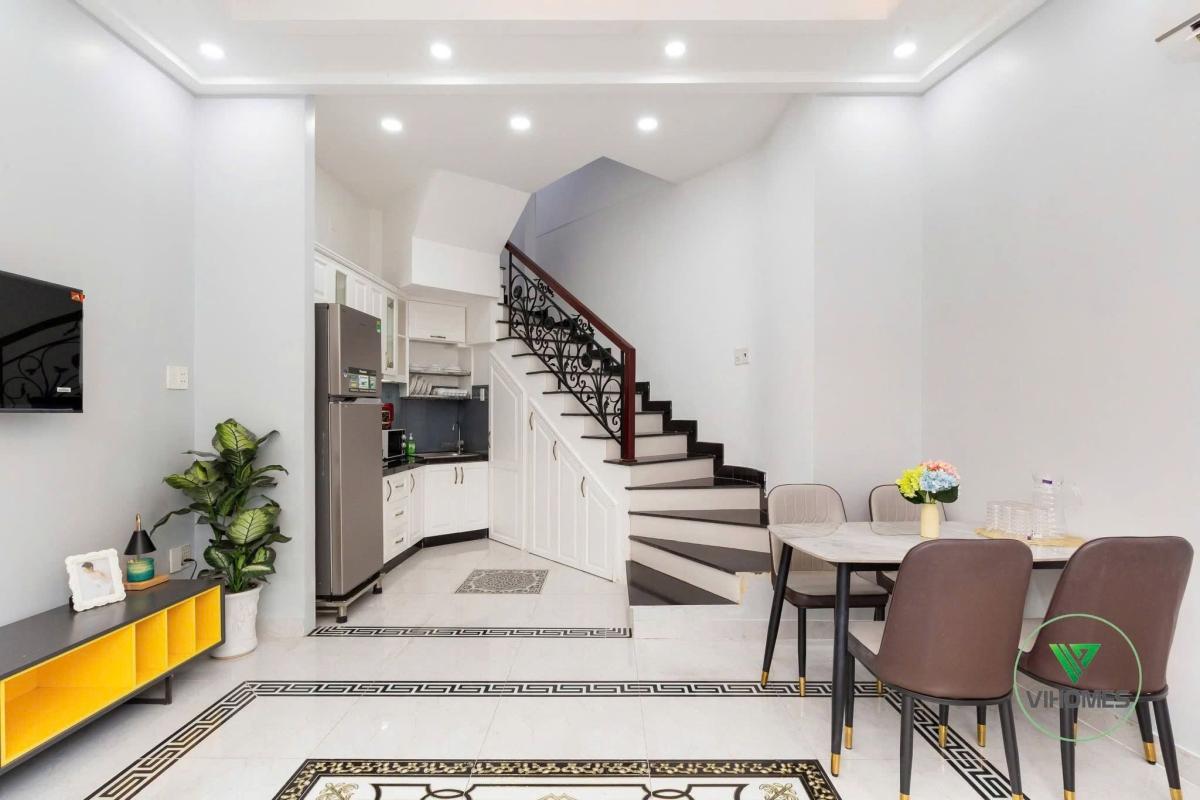 Cho thuê nhà hẻm 214 đường Nguyễn Trãi Quận 1