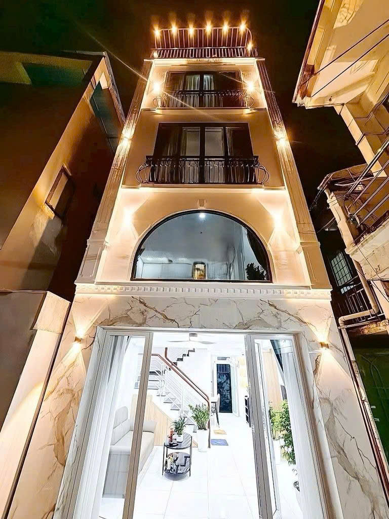 Cho thuê nhà hẻm xe hơi đường Nguyễn Cửu Vân quận Bình Thạnh