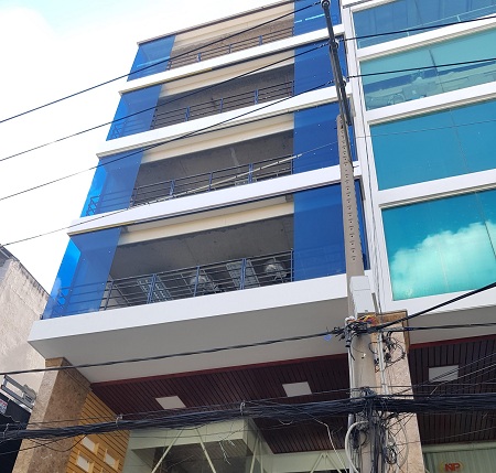 Cho thuê nhà mới cầu thang cuối nhà khu Cộng Hòa phường 13 quận Tân Bình