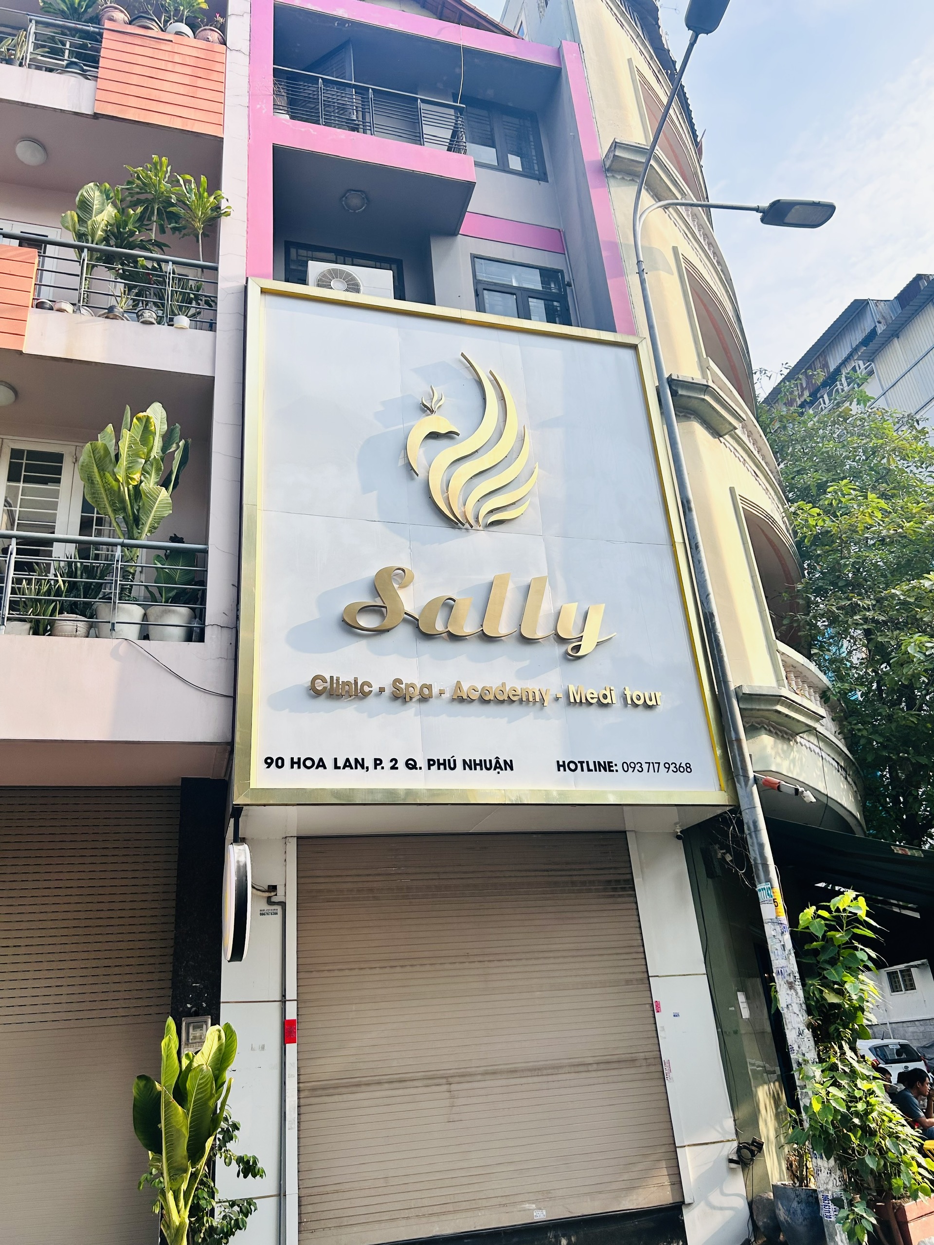 Cho thuê nhà mặt tiền 90 Hoa Lan