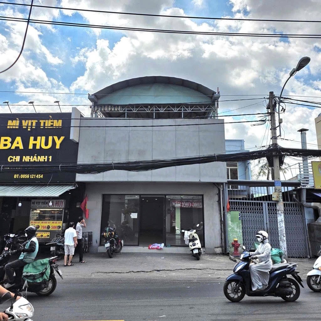 Cho thuê nhà mặt tiền đường Âu Cơ quận Tân Phú