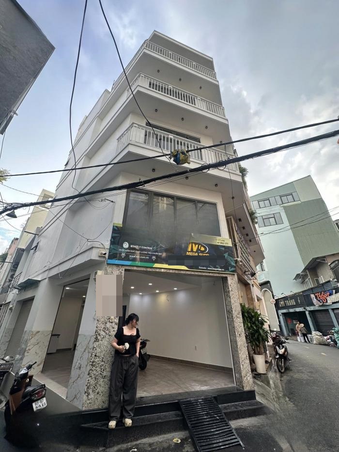 Cho thuê nhà mặt tiền đường Hoa Đào quận Phú Nhuận