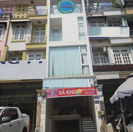 Thuê nhà mặt tiền 1 hầm 3 lầu đường Hoa Lan Phường 2 Quận Phú Nhuận