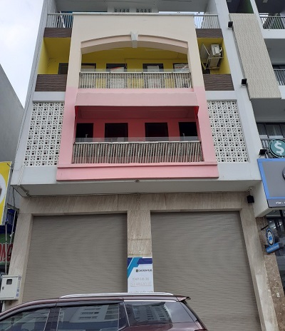 Cho thuê nhà mặt tiền đường Hoa Sứ Quận Phú Nhuận nhà trống suốt diện tích 8x18m 3 lầu