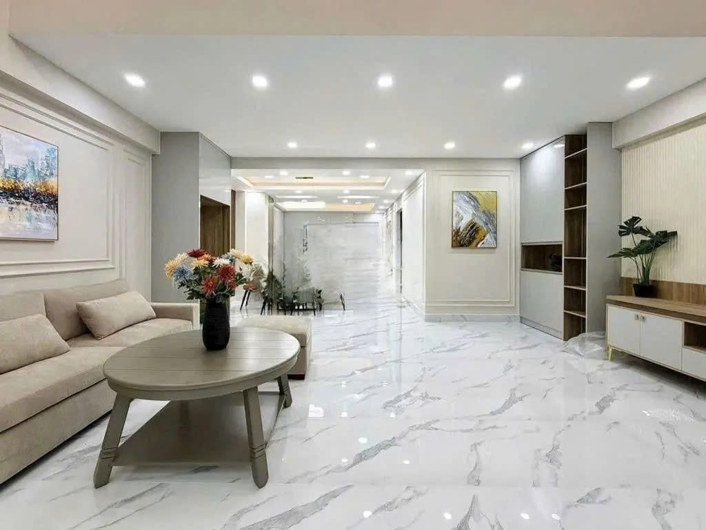 Cho thuê nhà mặt tiền đường Nguyễn Duy Dương Quận 10