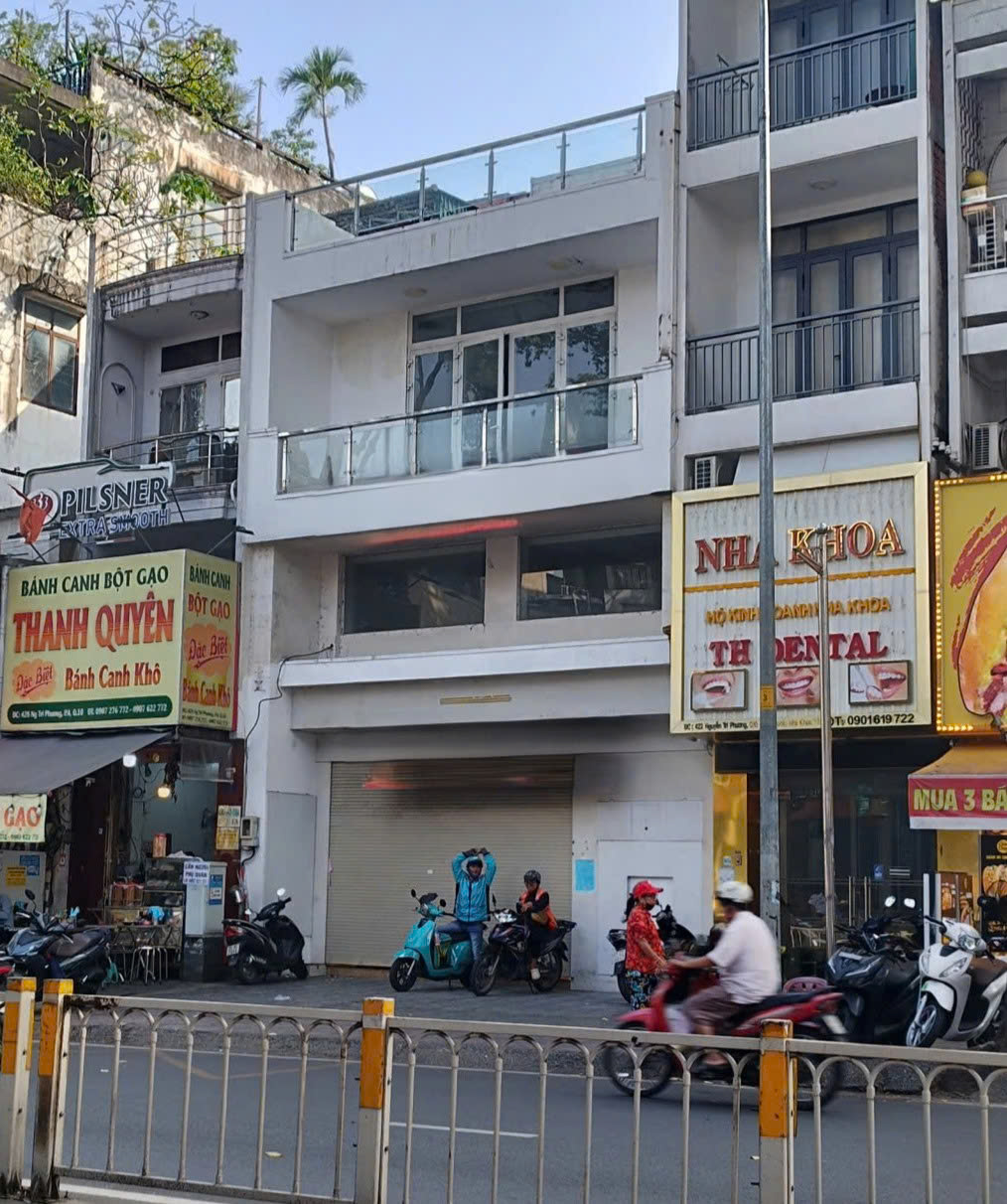 Cho thuê nhà mặt tiền đường Nguyễn Tri Phương Quận 10