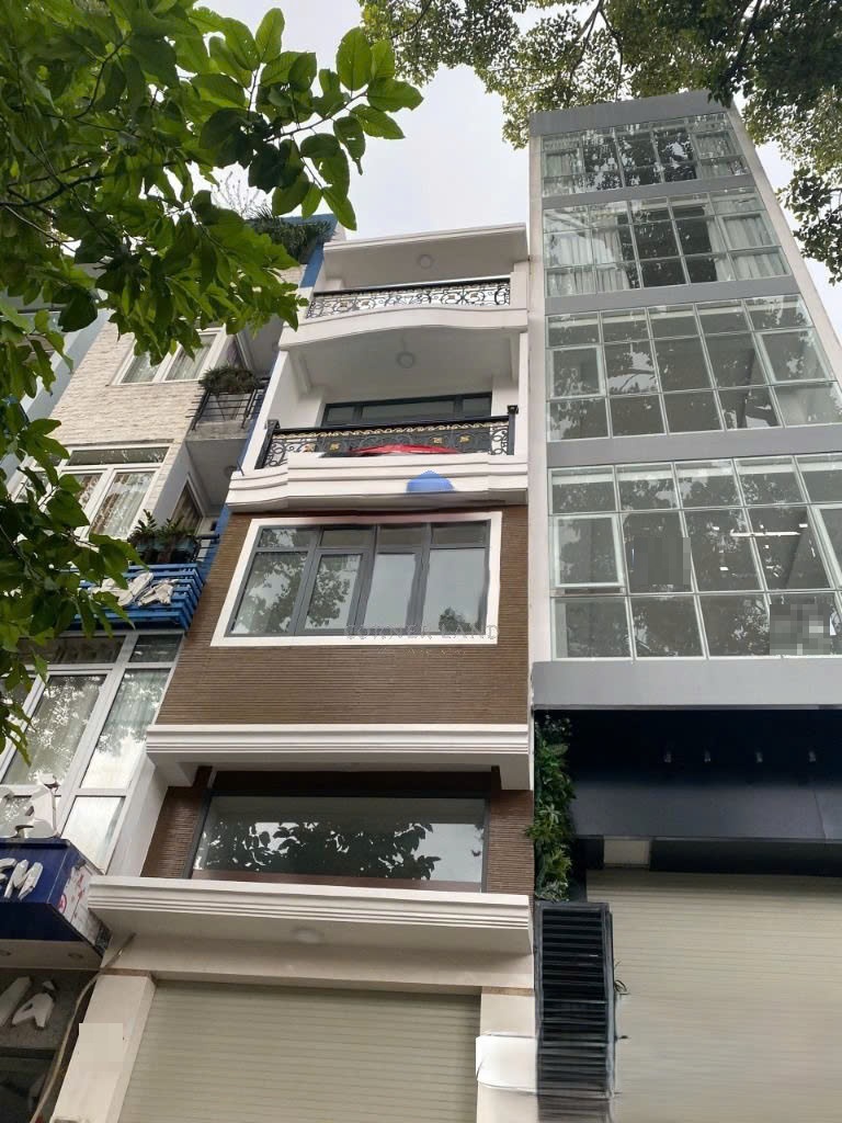 Cho thuê nhà mặt tiền đường Nguyễn Tri Phương Quận 10