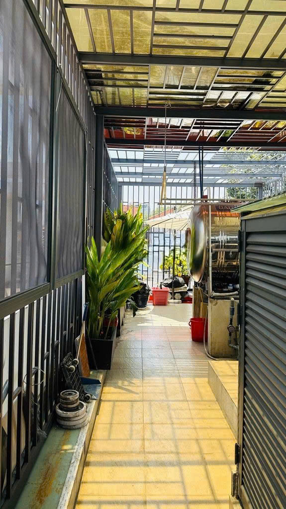 Cho thuê nhà mặt tiền đường Nguyễn Văn Giai Quận 1