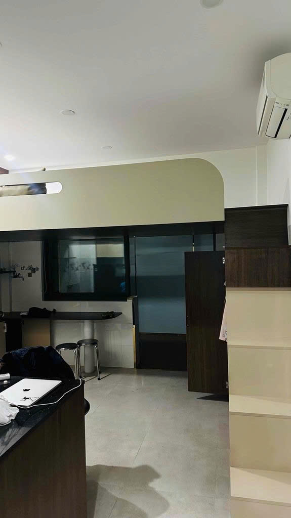 Cho thuê nhà mặt tiền đường Nguyễn Văn Giai Quận 1