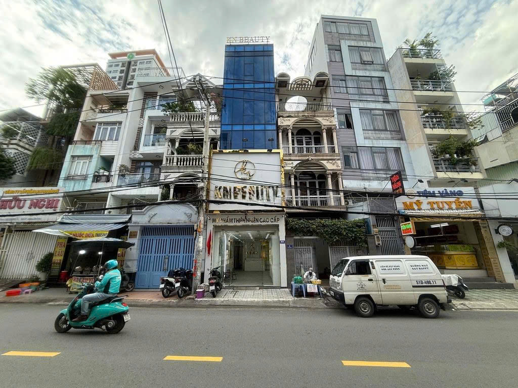 Cho thuê nhà mặt tiền đường Nguyễn Văn Thương quận Bình Thạnh