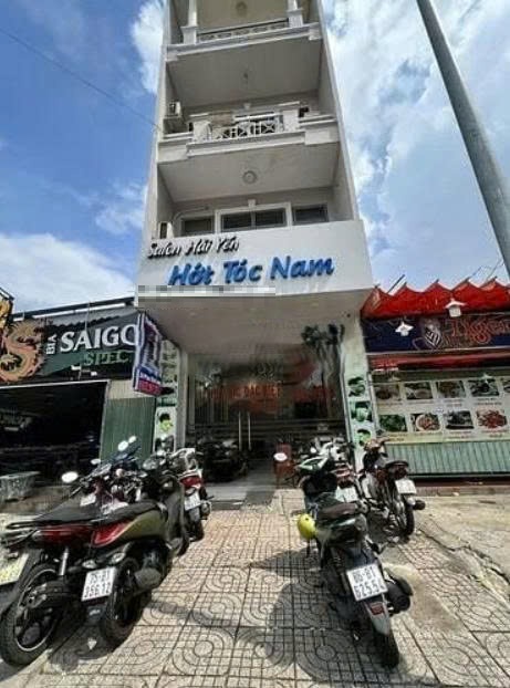 Cho thuê nhà mặt tiền đường Phan Xích Long quận Bình Thạnh