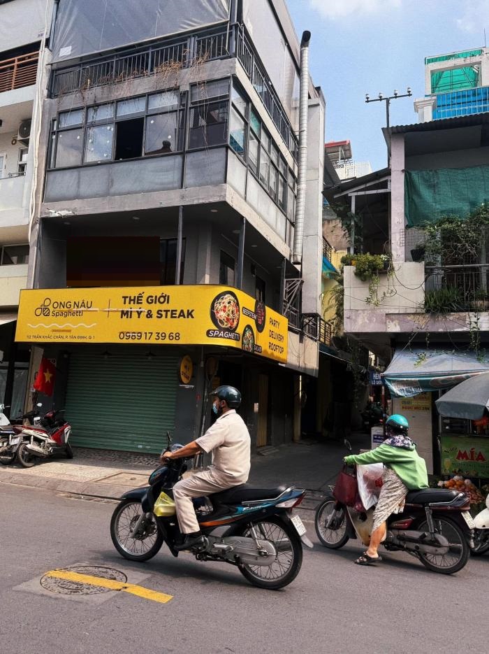 Cho thuê nhà mặt tiền đường Trần Khắc Chân Quận 1