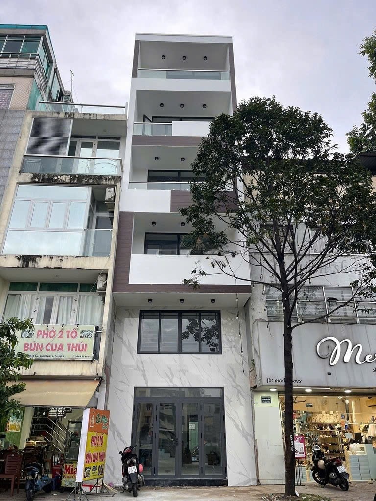 Cho thuê nhà mặt tiền đường Trường Sa, nhà chính chủ Quận 3