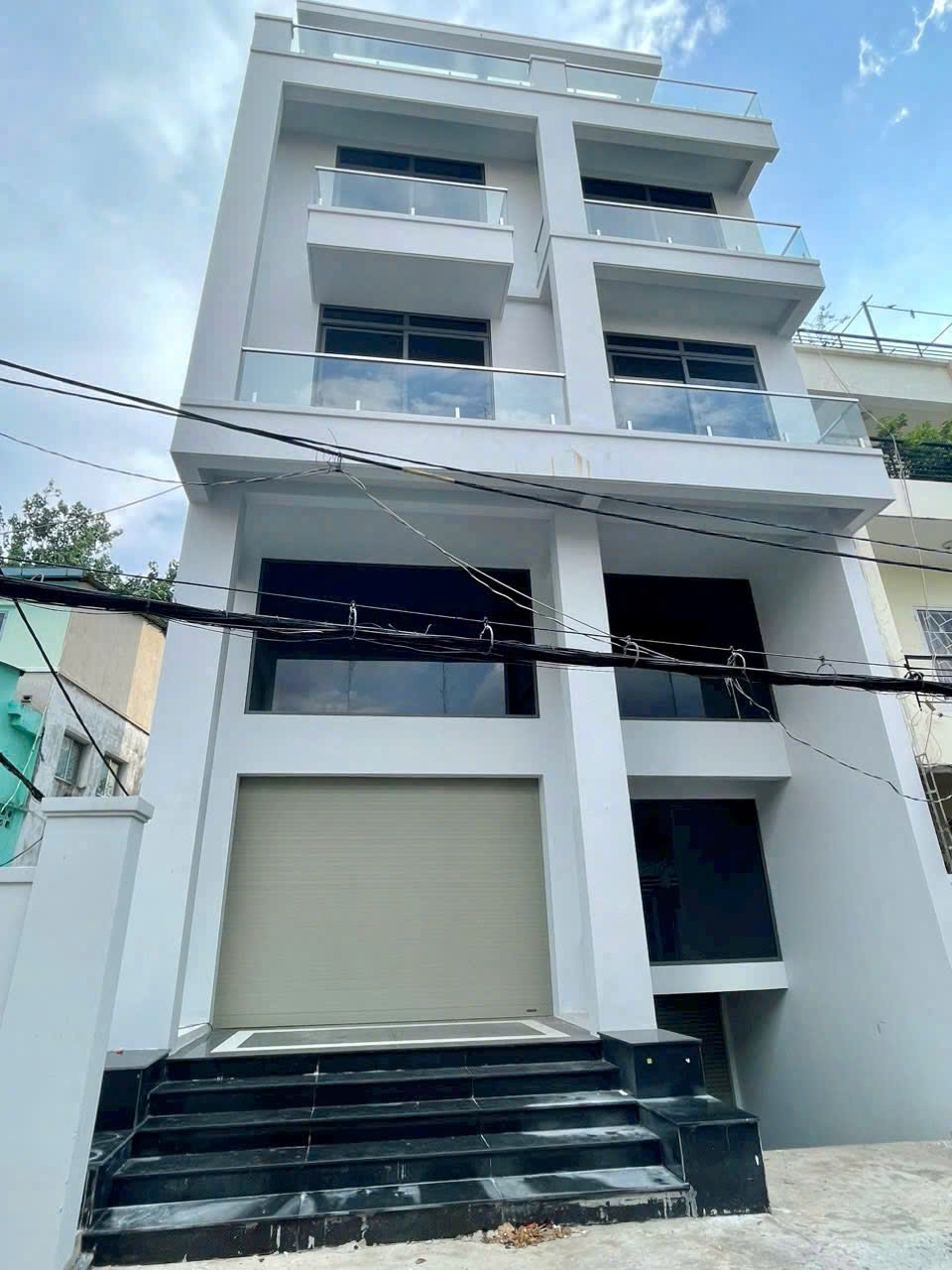 Cho thuê nhà mặt tiền nguyên căn đường Trần Huy Liệu quận Phú Nhuận