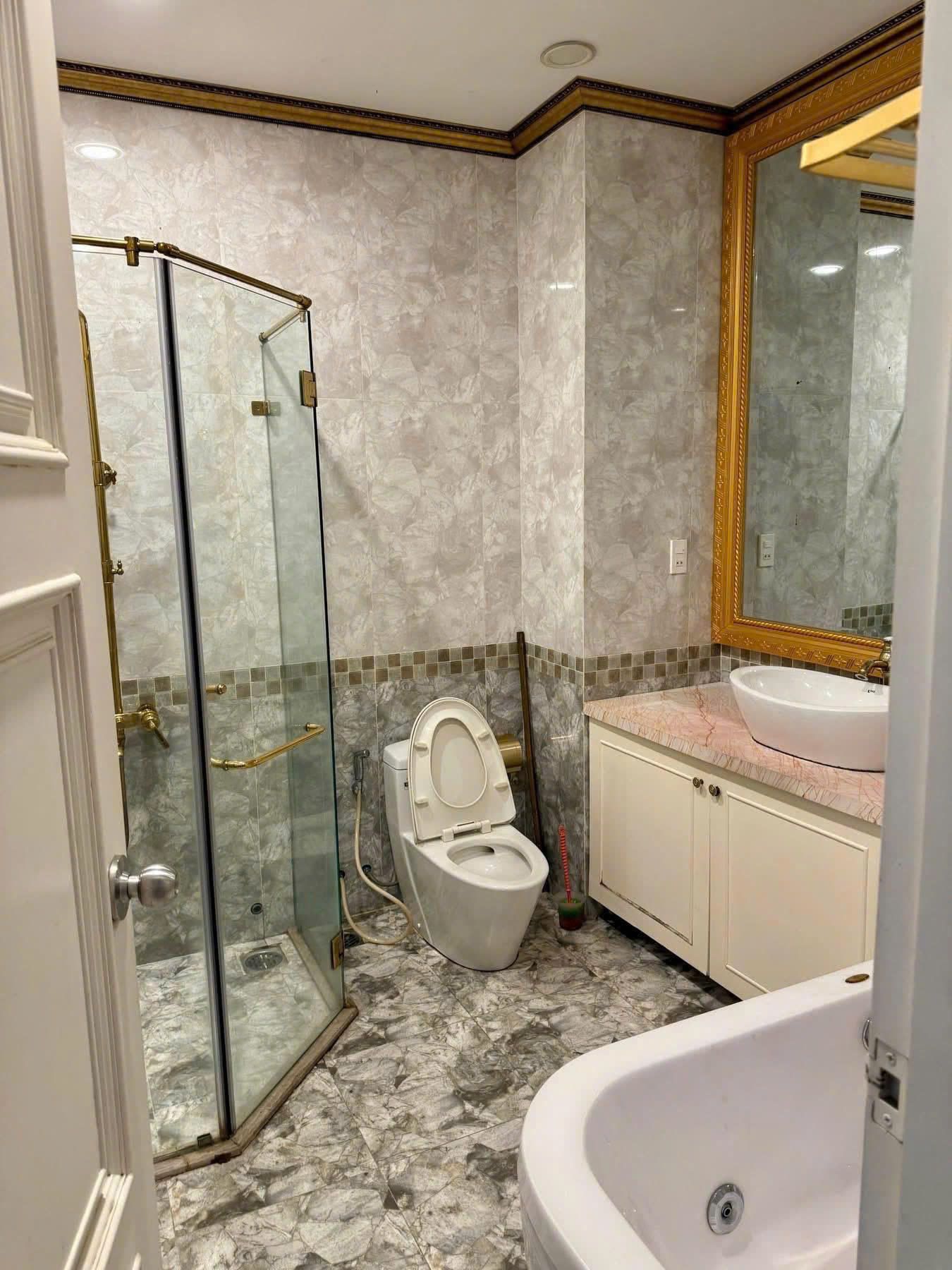 Cho thuê nhà mặt tiền quận Phú Nhuận, nhà nguyên căn đường Huỳnh Văn Bánh