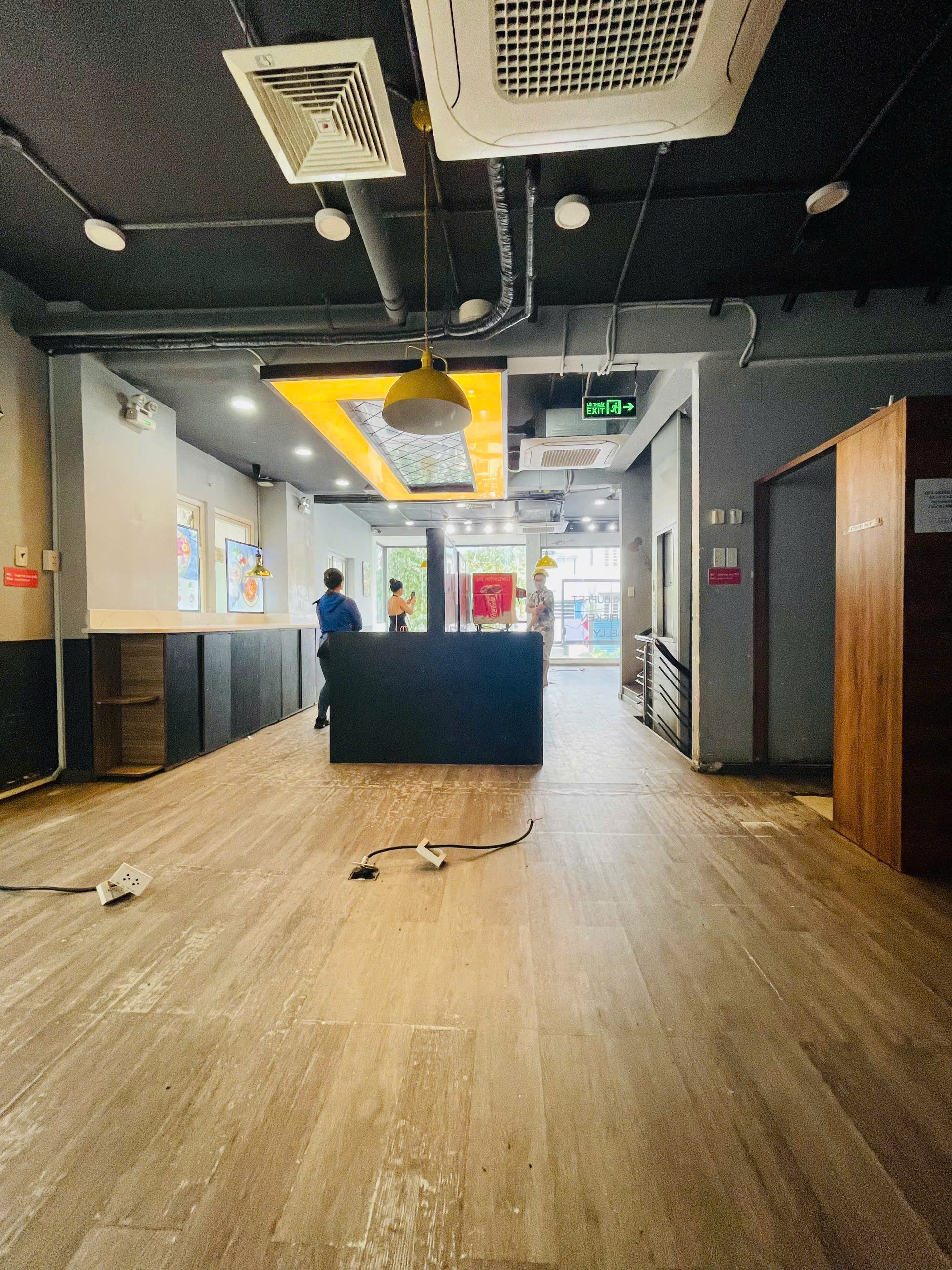 Cho thuê nhà mặt tiền số 180 Hoa Lan Quận Phú Nhuận