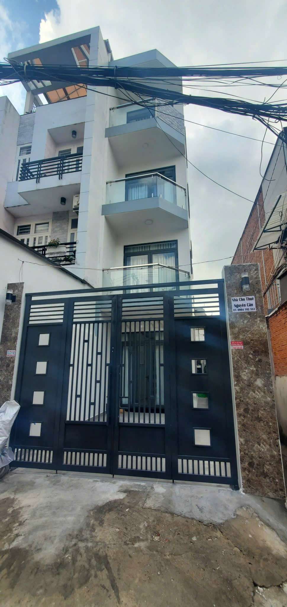 Cho thuê nhà nguyên căn mặt tiền đường Nguyên Hồng quận Bình Thạnh